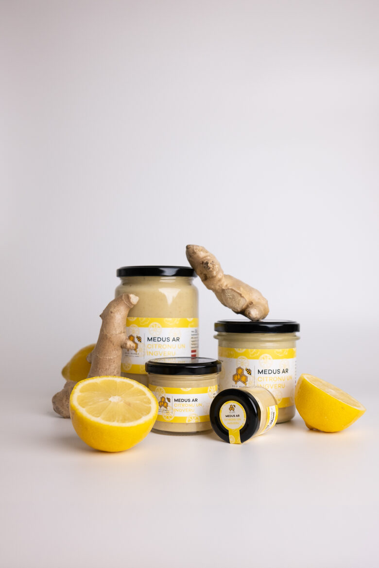 Honey with lemon and ginger