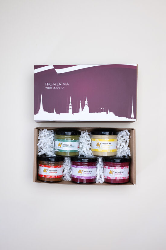 Dāvanu komplekts "Latvijas nokrāsās"               