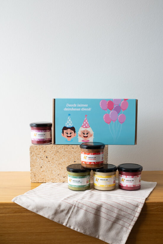 Bērnu dāvanu komplekts “Daudz laimes dzimšanas dienā”