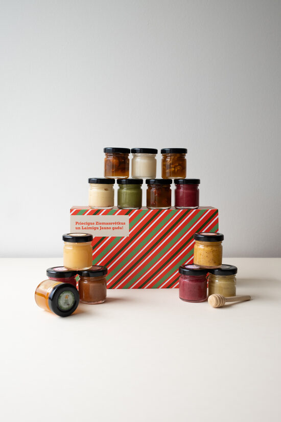 Dāvanu komplekts "Ziemas Ogu un Medus Brīnumi"