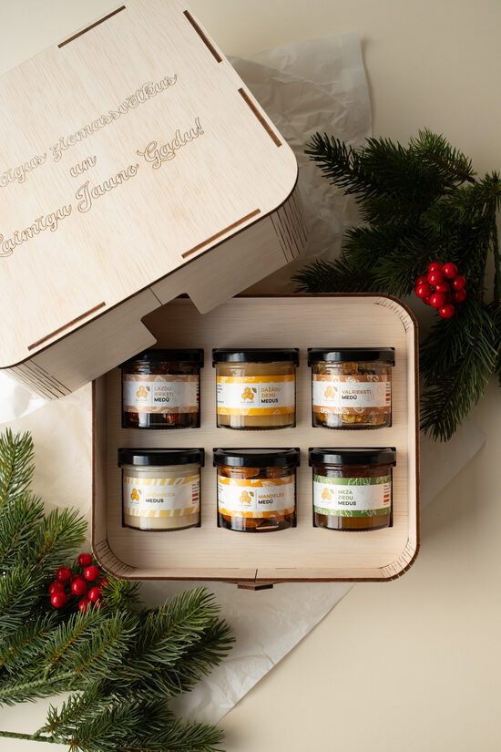 Dāvanu komplekts "Saldus Ziemassvētkus"