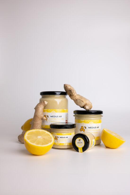 Medus ar citronu un ingveru